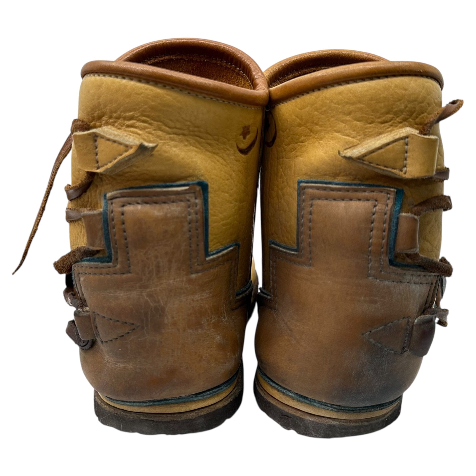 RON BOYD × BEAMS PLUS(ロンボイド × ビームスプラス) Concho Custom Moccasin Boots コンチョ カスタム モカシン ブーツ アメリカンヒッピー 27~27.5cm程度 ベージュ×ブラウン INDIAN JEWELRY Fair限定 ロンボイド氏ハンドメイド レザー