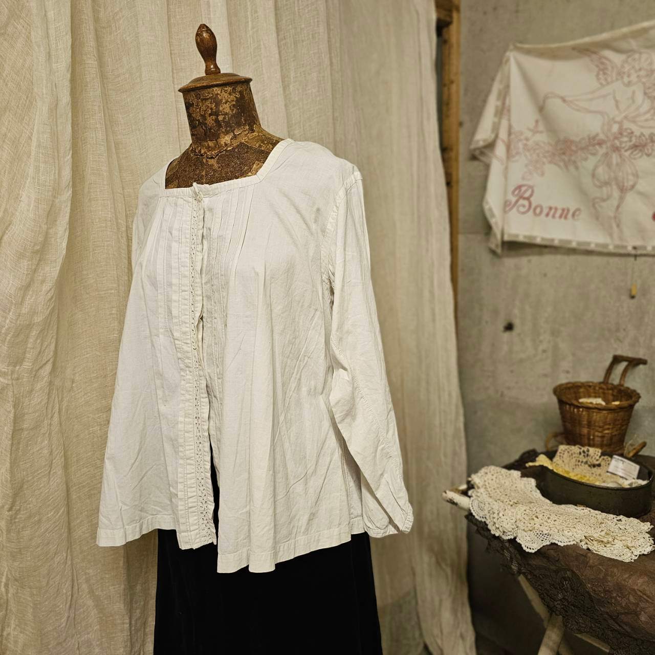 Euro vintage(ヨーロッパヴィンテージ) 20's~ center_open wide collar cotton blouse with scalloped lace スカラップレースのオープンカラーブラウス 表記無し(M~L程度) ホワイト / 薄っすらと小シミ有