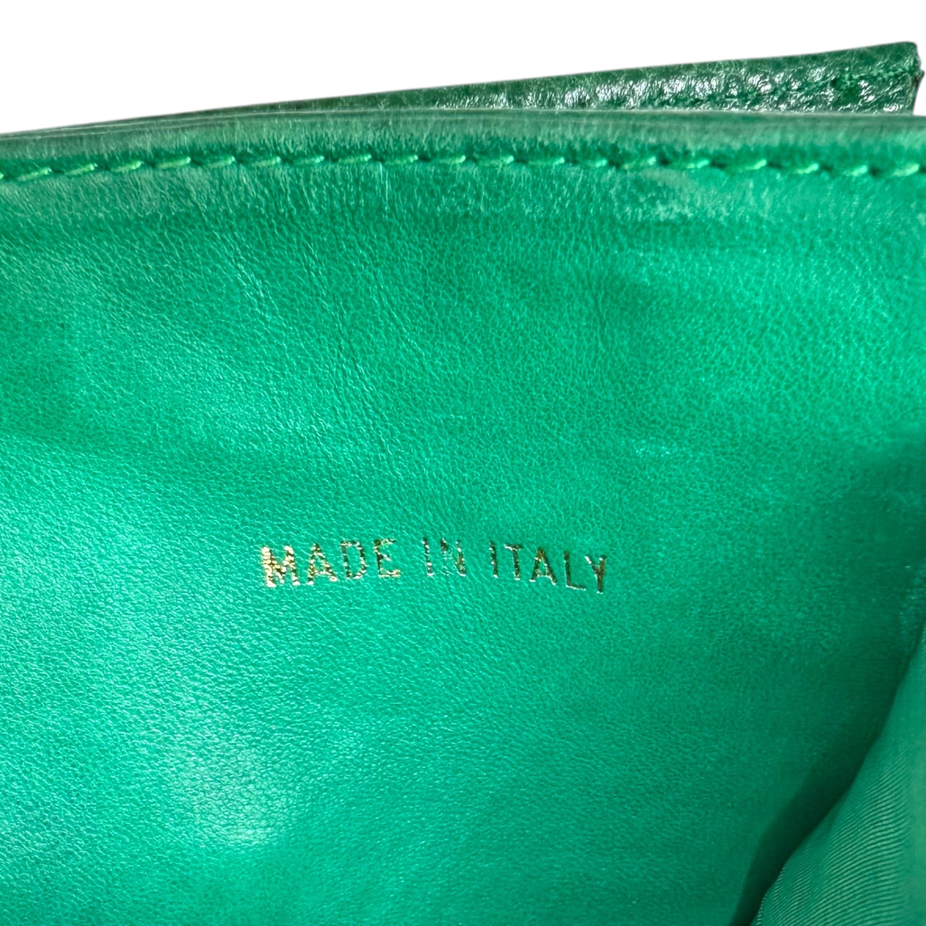 CHANEL(シャネル) 90's キャビア スキン ココマーク 3つ折り 財布 Caviar skin Coco mark tri-fold wallet グリーン 2893724