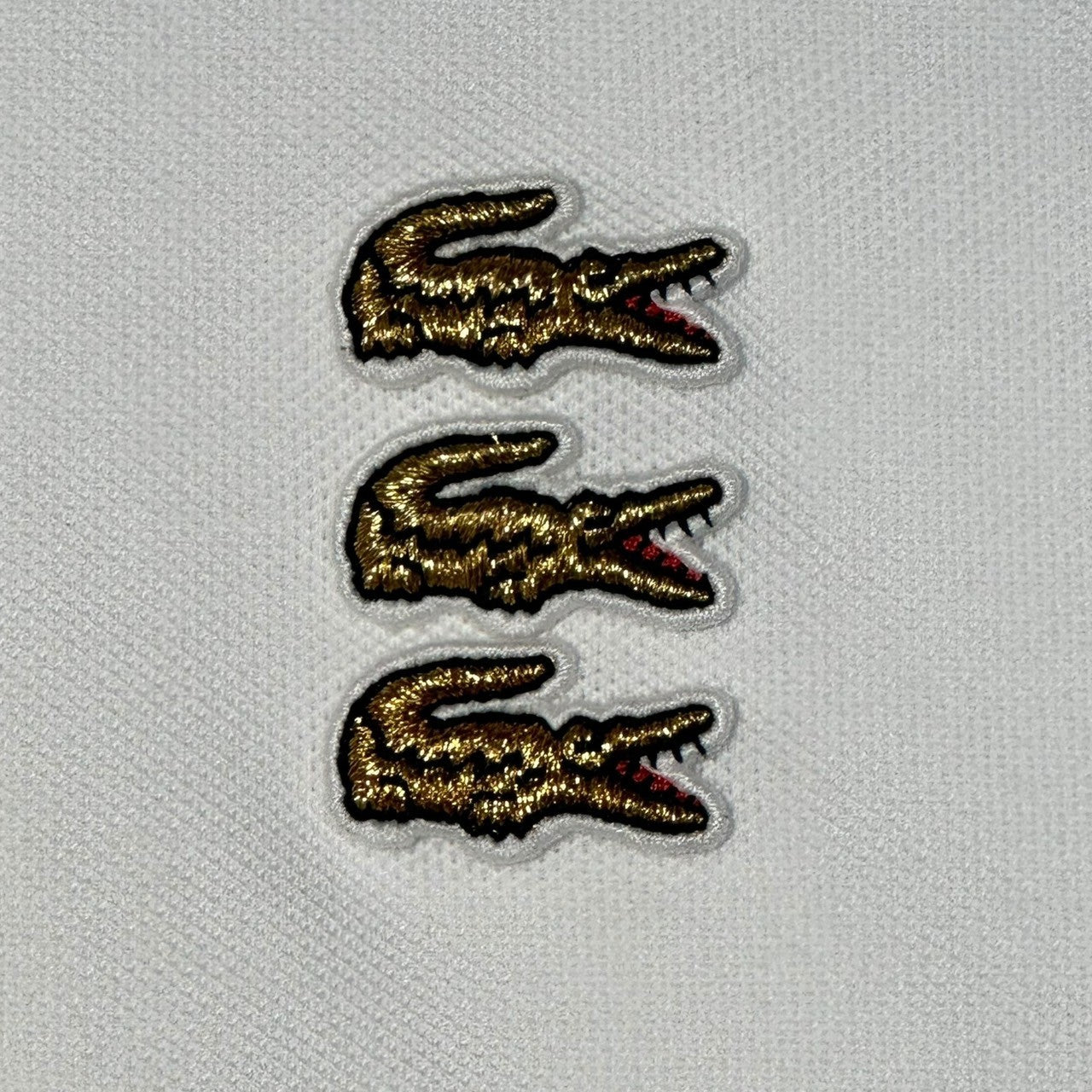 LACOSTE(ラコステ) 3 logo gold embroidered short-sleeved polo shirt 3連 ロゴ ゴールド 刺繍 半袖 ポロシャツ PH4858 US S(JP M程度) ホワイト
