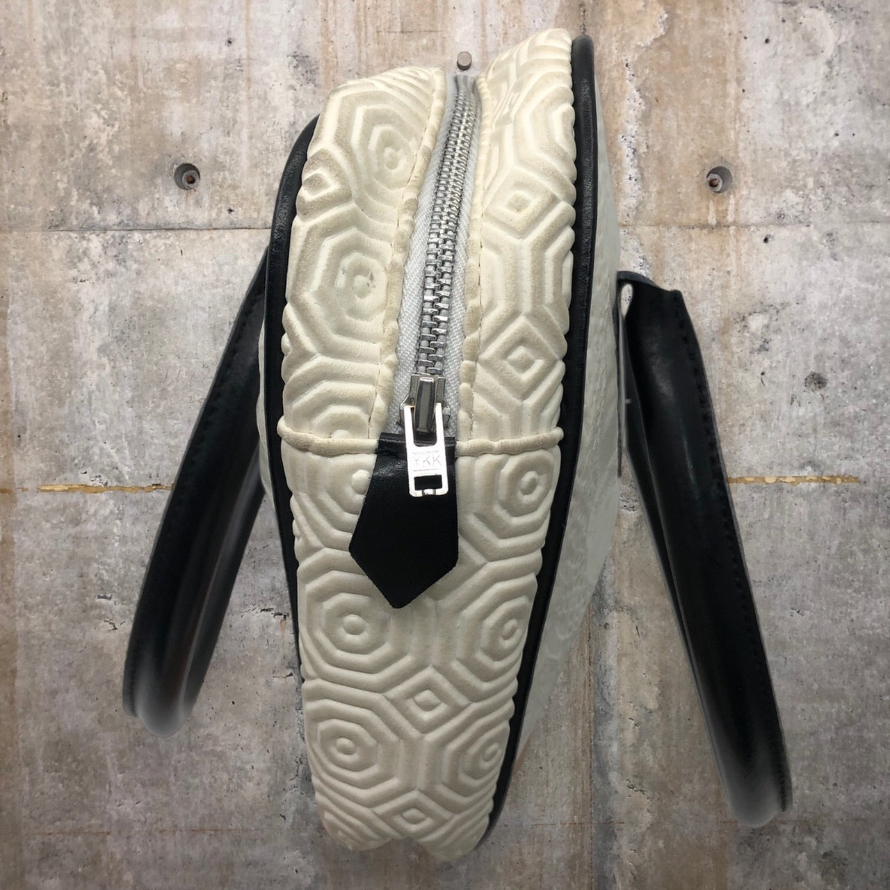 CHRISTIAN ASTUGUEVIEILLE pour COMME des GARCONS(クリスチャン アストゥグヴィエイユプールコムデギャルソン) PVCレースハンドバッグ/コラボ/稀少/パリ/アーティスト/2013's アイボリー 汚れ有