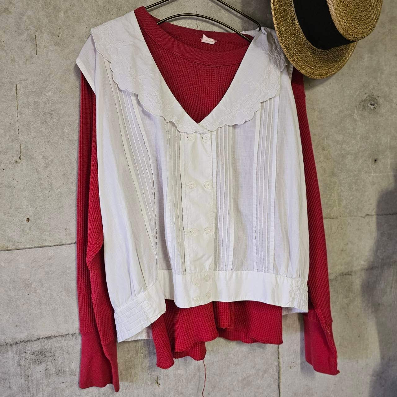 Euro vintage(ヨーロッパヴィンテージ) 70's~embroidered big collar V-neck sleeveless white cotton blouse 大きな刺繍襟のホワイトコットンブラウス ベスト 3(M~L程度) / 微細なシミ有 ホワイト