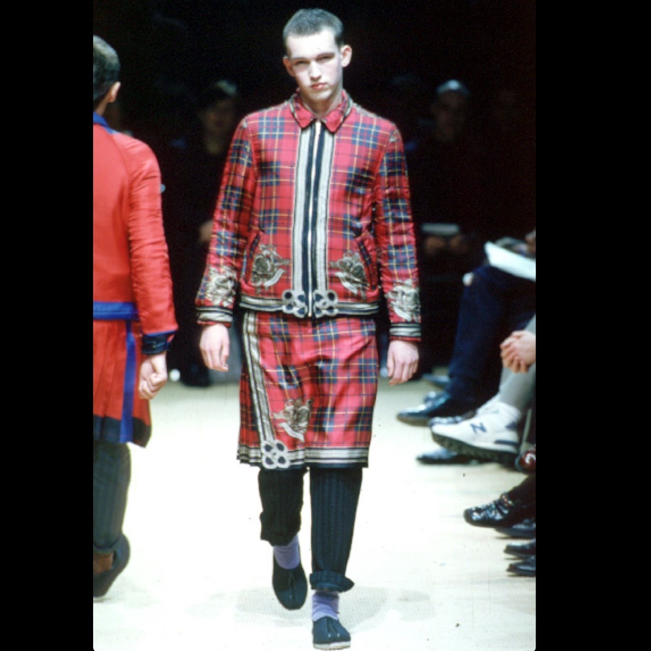 COMME des GARCONS HOMME PLUS(コムデギャルソンオムプリュス) 99AW Souvenir Kitsch scarf zip up blouson スカーフ ジップ アップ ブルゾン PJ-04096M M レッド×ブラック AD1999 アーカイブ ジャケット