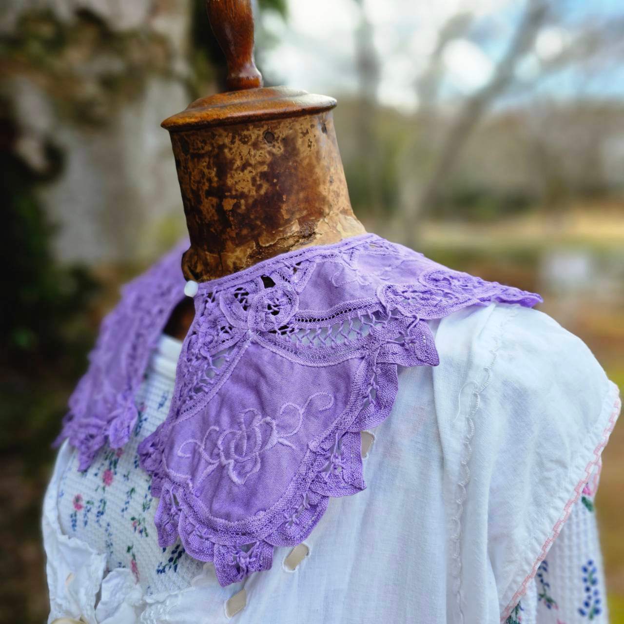 Euro vintage(ヨーロッパヴィンテージ) flower embroidery batten lace collar 花刺繍のバテンレースのつけ襟 ラベンダー 未使用に近い/後染め加工 ラベンダー