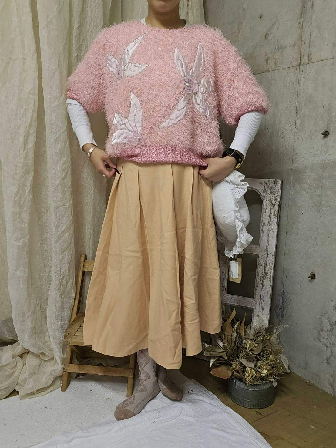 Euro vintage(ヨーロッパヴィンテージ) 70's~light pale pink fancy yarn knit half sleeve top スパンコール刺繍とファンシーヤーンのスプリングニット Lサイズ程度/前身頃に若干のシミ有 ピンク