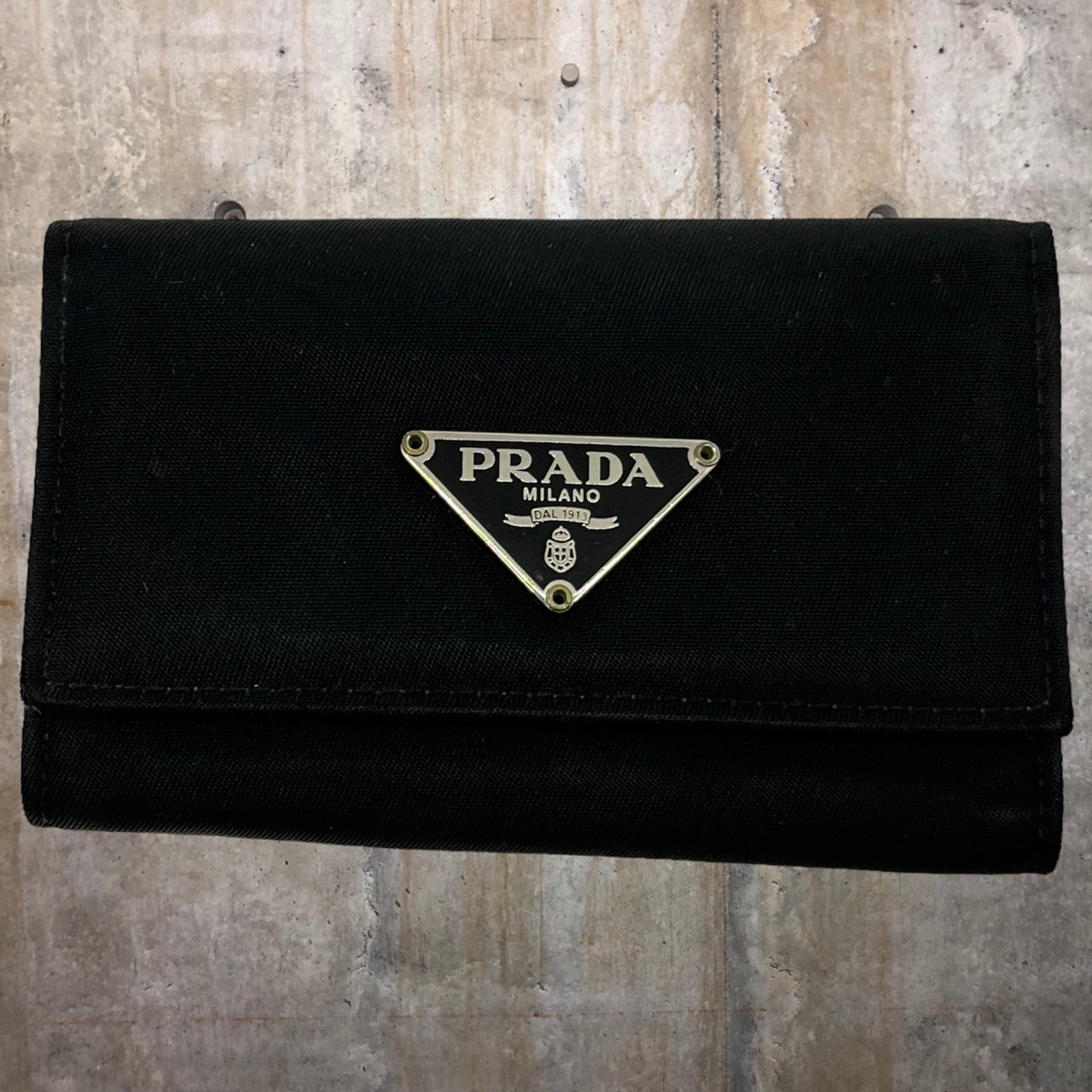 PRADA(プラダ) トライアングルロゴナイロンキーケース ブラック