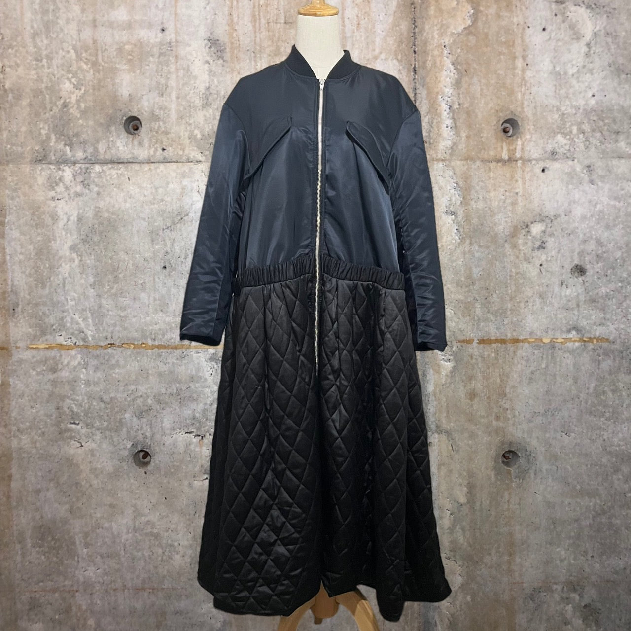 REKISAMI(レキサミ) MA-1 BOMBER DRESS/キルティングフレアロングコート RC-18134 FREE ブラック