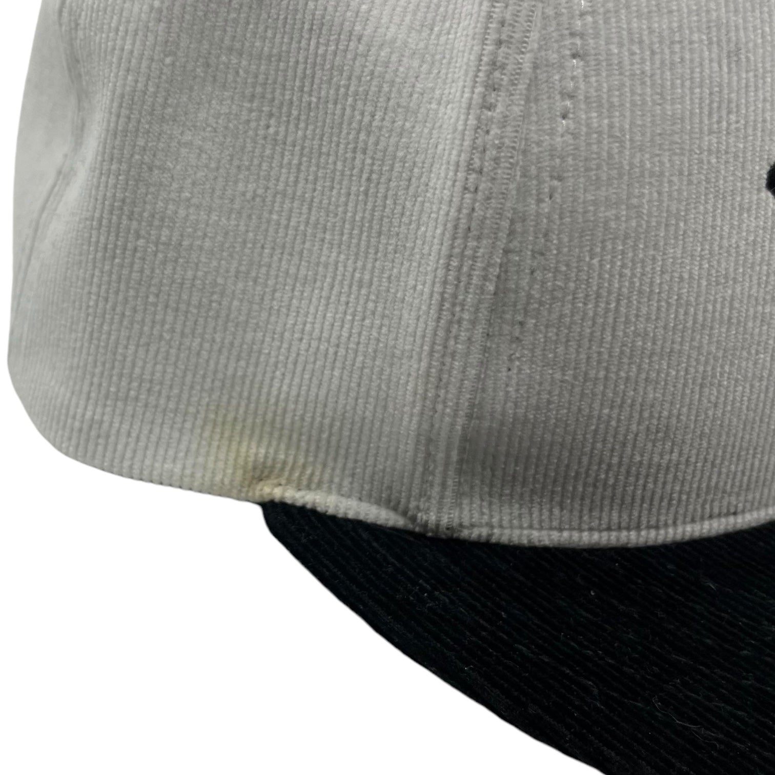 A BATHING APE(アベイシングエイプ) Corduroy College Snapback Cap カレッジ スナップバック キャップ 001CPJ801008M ホワイト×ブラック ロゴ バイカラー