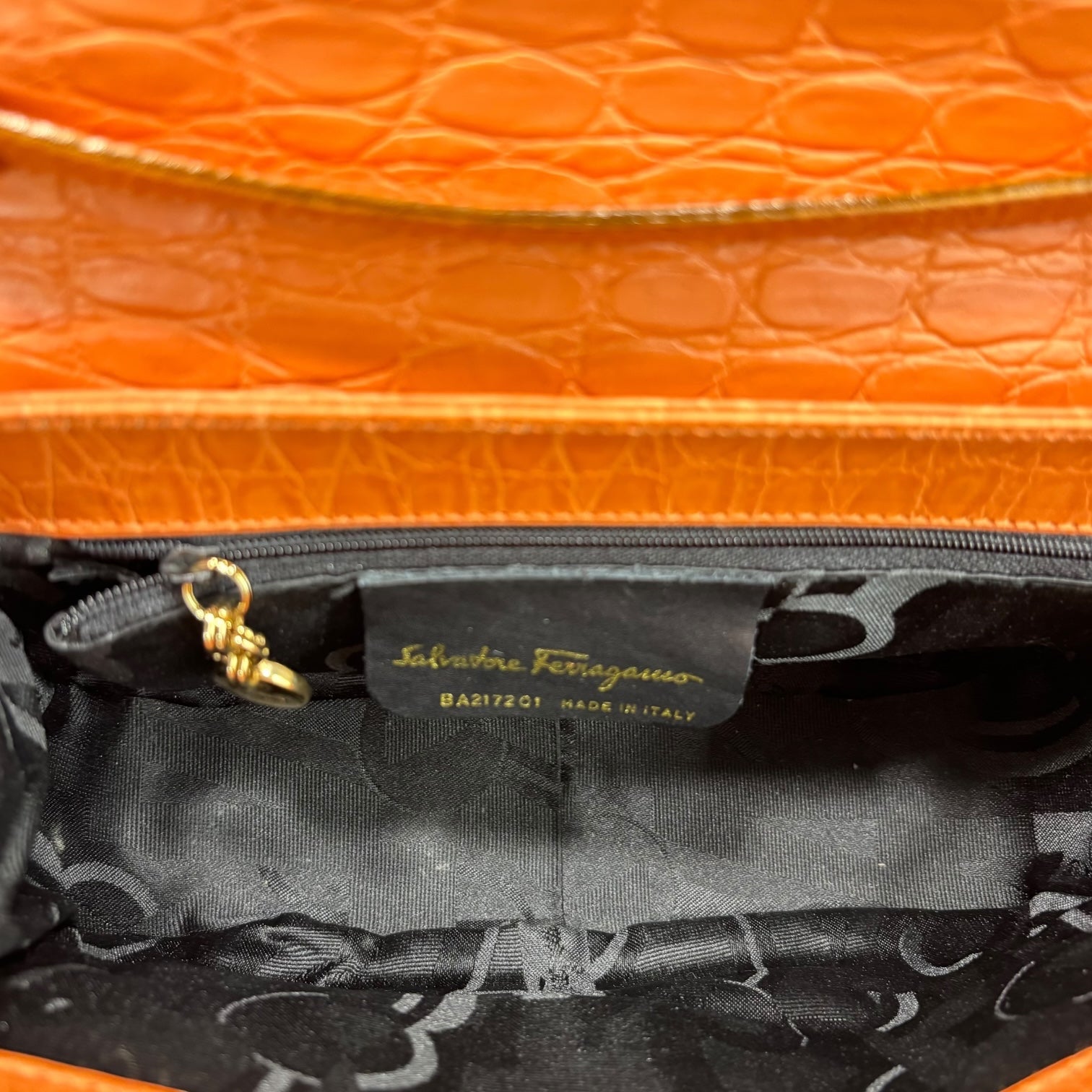 Salvatore Ferragamo(サルヴァトーレフェラガモ) Vara Croco Embossed 2-Way Shoulder Bag ヴァラ クロコ 型押し 2WAY ショルダー バッグ BA217201 サーモンピンク