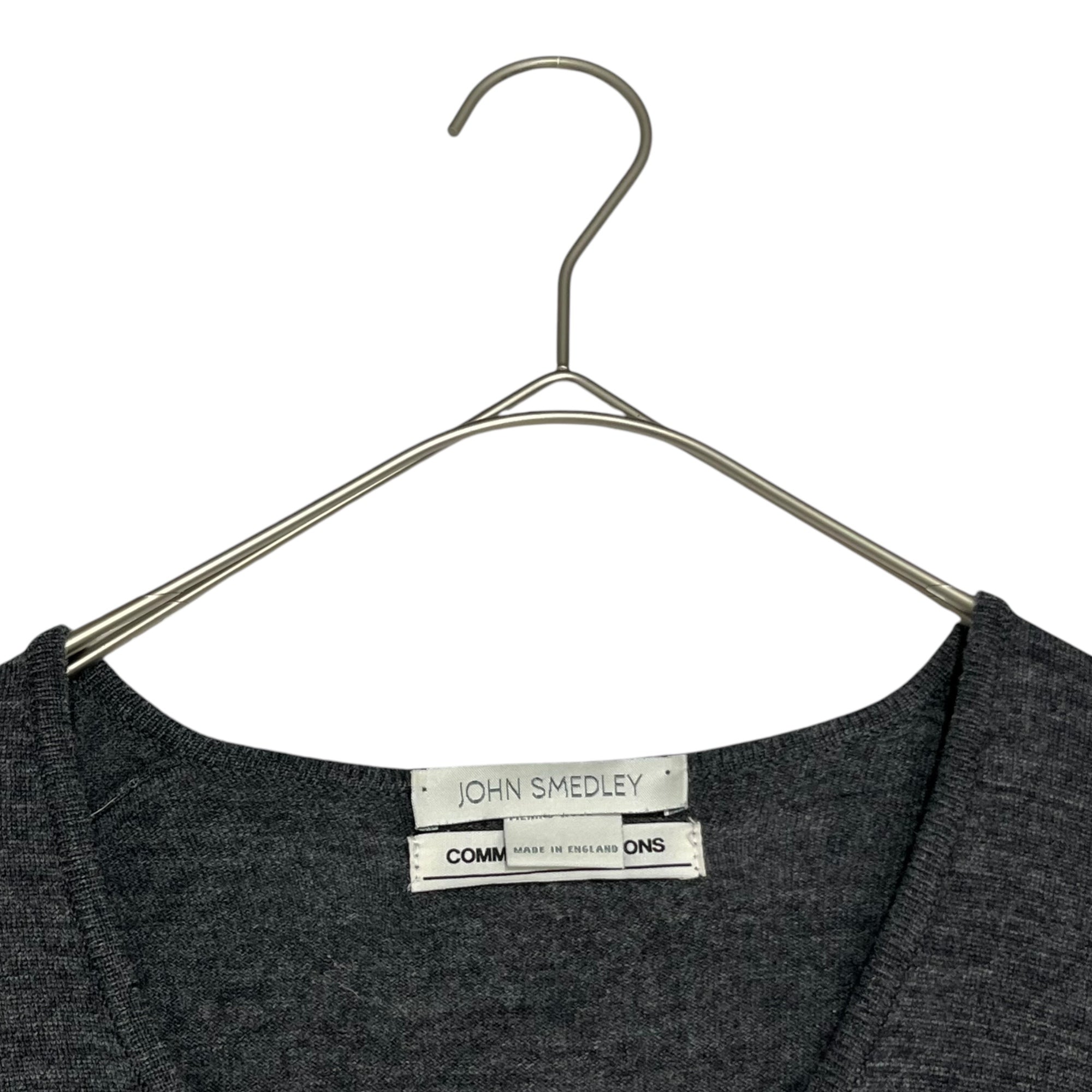 COMME des GARCONS × JOHN SMEDLEY(コムデギャルソン × ジョンスメドレー) V neck one point design knit Vネック ワンポイント デザイン ニット コラボ OP-N006 S チャコールグレー
