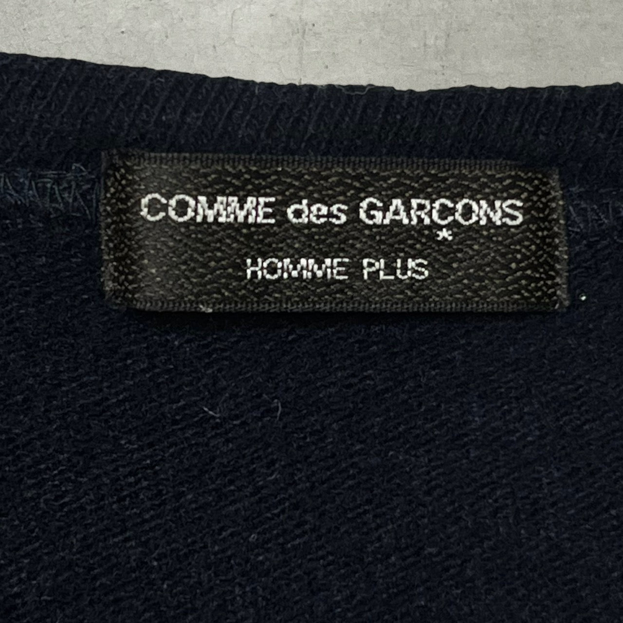 COMME des GARCONS HOMME PLUS(コムデギャルソンオムプリュス) 99AW Souvenir Kitsch期ウール縮絨逆さロゴジップニット PT-040440 表記無し(FREE) ネイビー AD1999