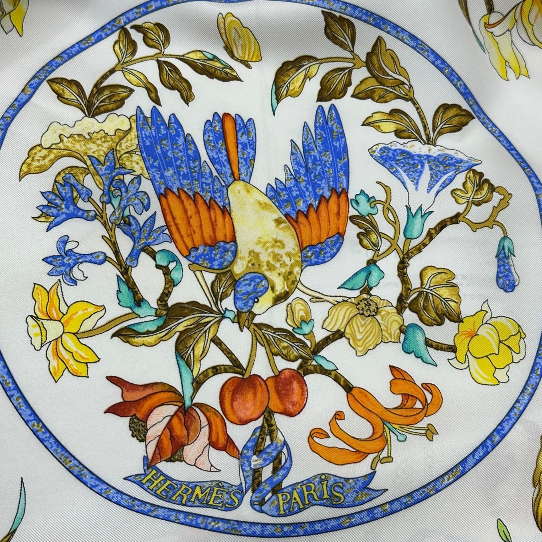 HERMES(エルメス) Oriental and Western stone work Scarf 東洋の石と西洋の石細工 スカーフ カレ ホワイト×ブルー