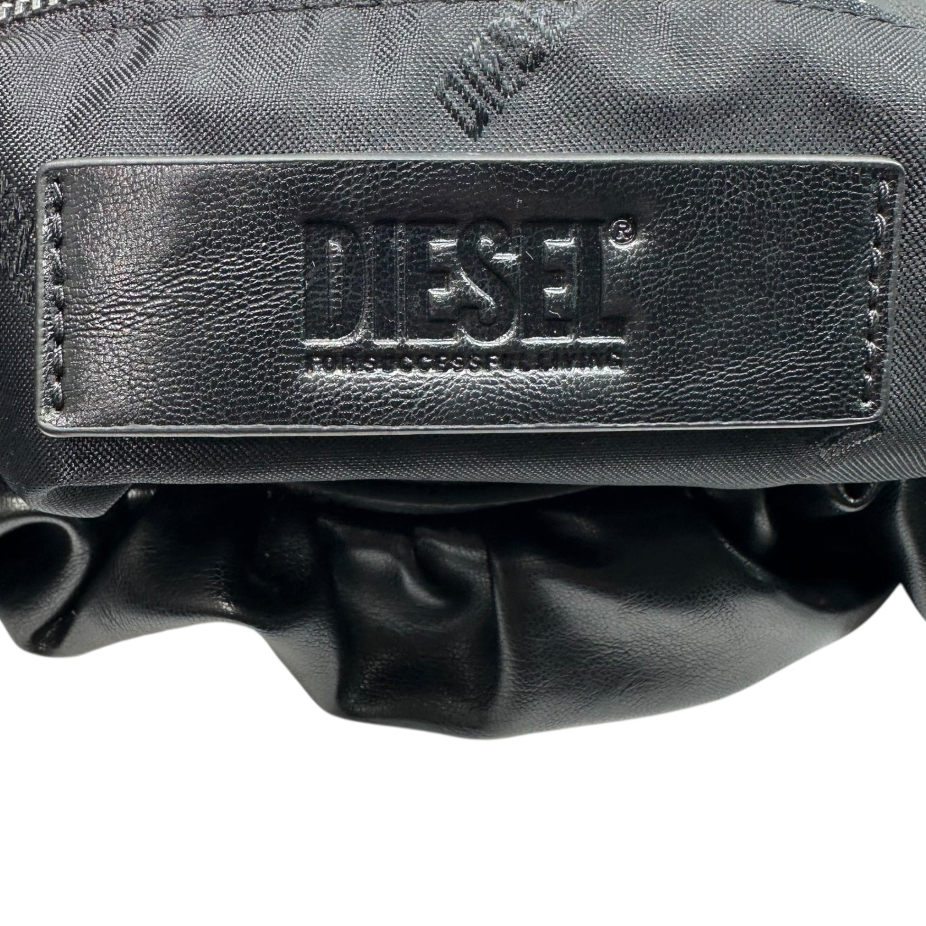 DIESEL(ディーゼル) Grab-D Hobo S ショルダー バッグ P8657 ブラック ワンショルダー ギャザー