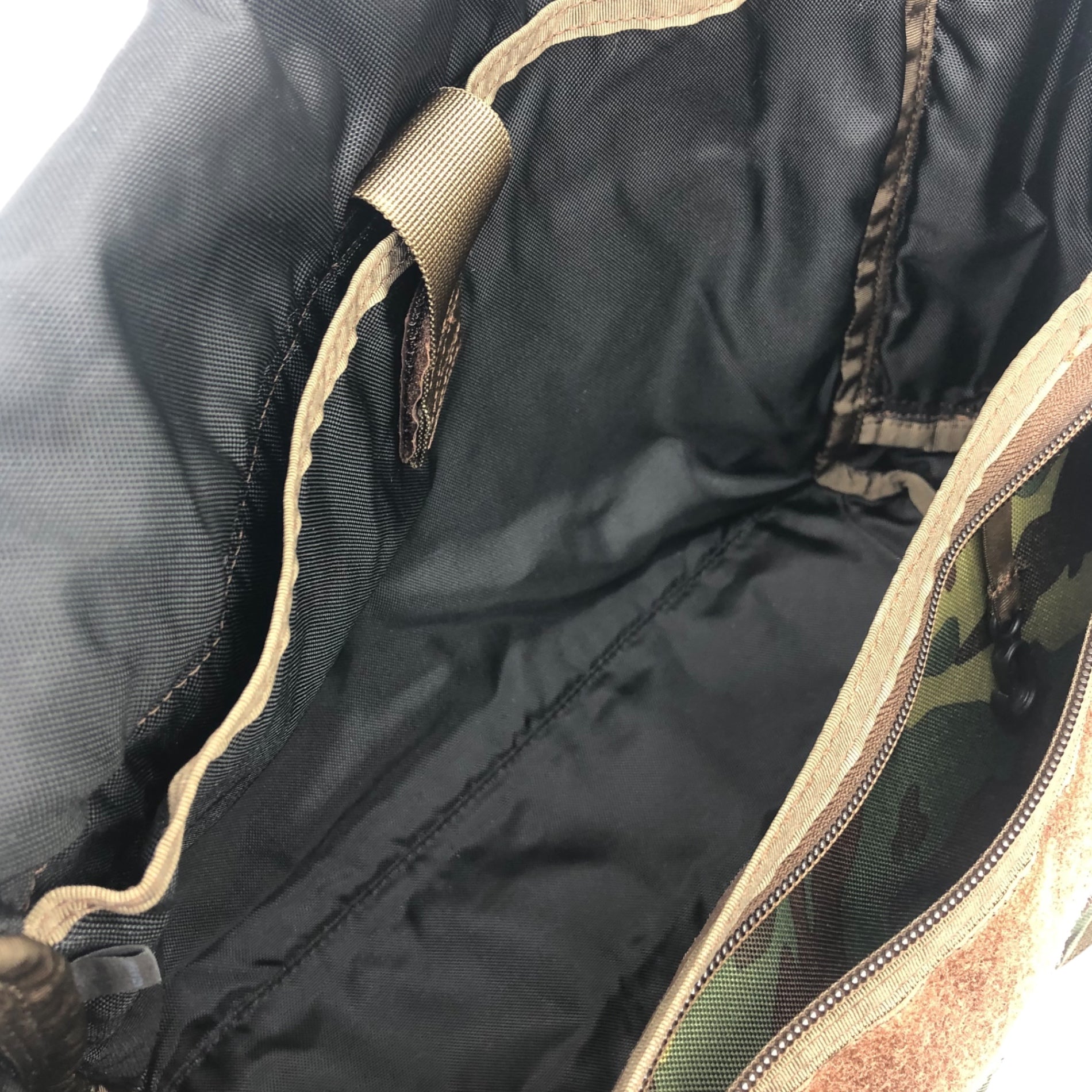 GREGORY(グレゴリー) メッセンジャーバッグ ショルダーバッグ 迷彩 カモフラ カーキ×グリーン×ブラック