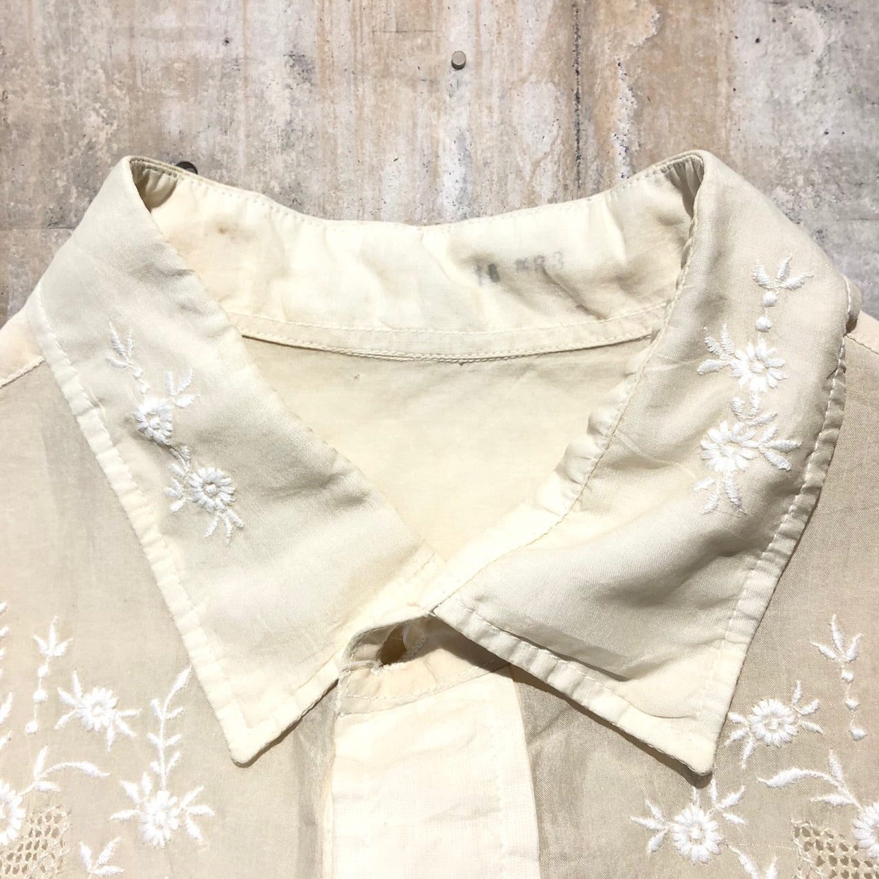 VINTAGE(ヴィンテージ) ~50'sフラワーステッチシルクプルオーバーシャツ 表記なし(L程度) アイボリー