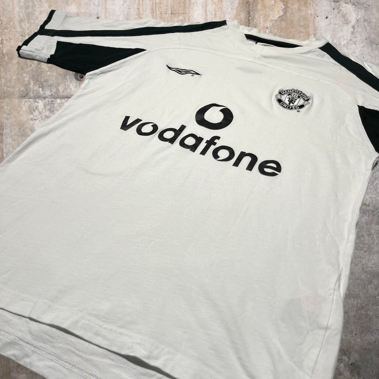 UMBRO(アンブロ) 00's MANCHESTER UNITED game shirt/マンチェスターユナイテッドゲームシャツ/Tシャツ M ホワイト×ブラック vodafone デサント期