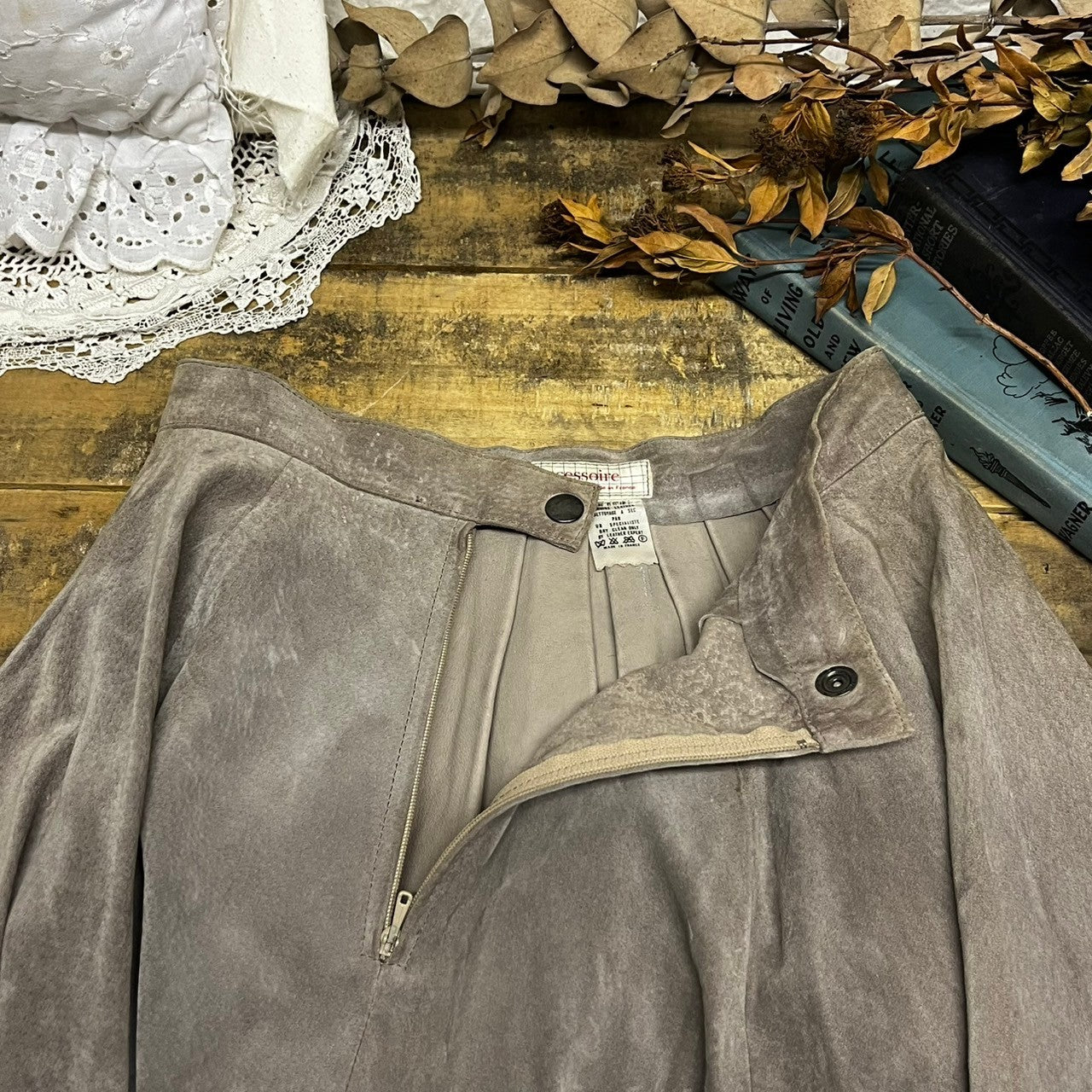 Euro Vintage(ヨーロッパヴィンテージ) Nuance_~50’s suede flare skirt/スウェードフレアスカート 36(Sサイズ程度) ペールグレー