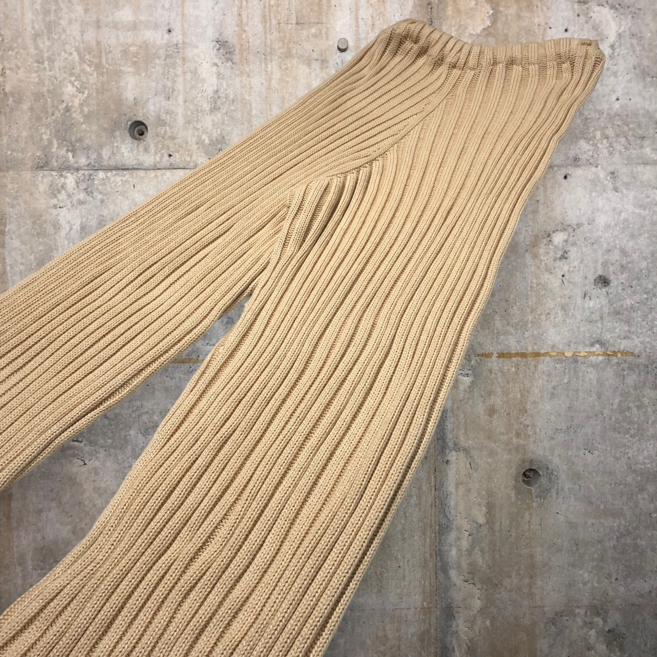 BASERANGE(ベースレンジ) リブコットンプリーツパンツ S ベージュ