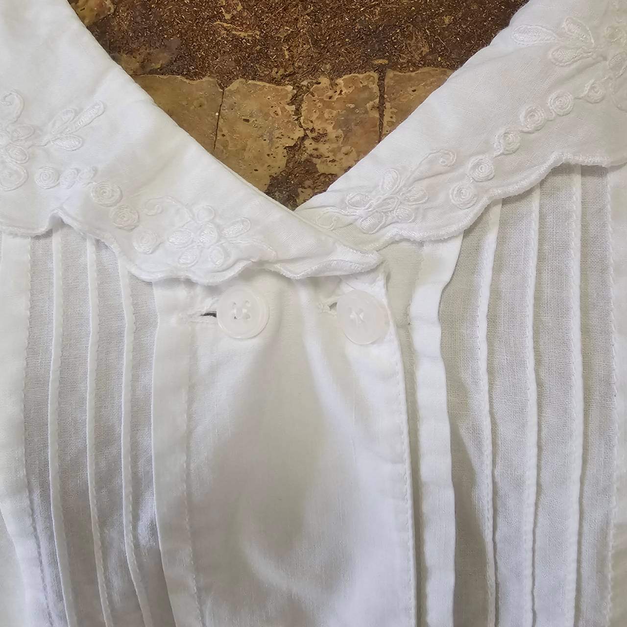 Euro vintage(ヨーロッパヴィンテージ) 70's~embroidered big collar V-neck sleeveless white cotton blouse 大きな刺繍襟のホワイトコットンブラウス ベスト 3(M~L程度) / 微細なシミ有 ホワイト