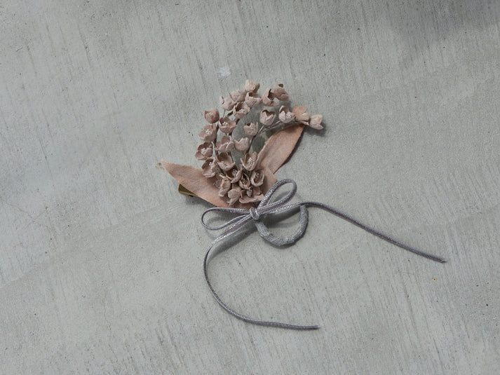 m.soeur(エムスール) すずらんのコサージュ* 1305 グレー