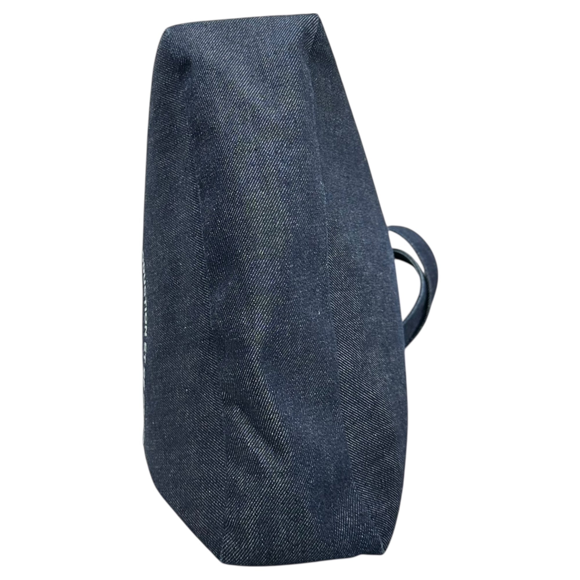A.P.C.(アーペーセー) Sword and Guitar Logo Print Denim Tote Bag 剣とギター ロゴ プリント デニム トートバッグ インディゴ×ホワイト