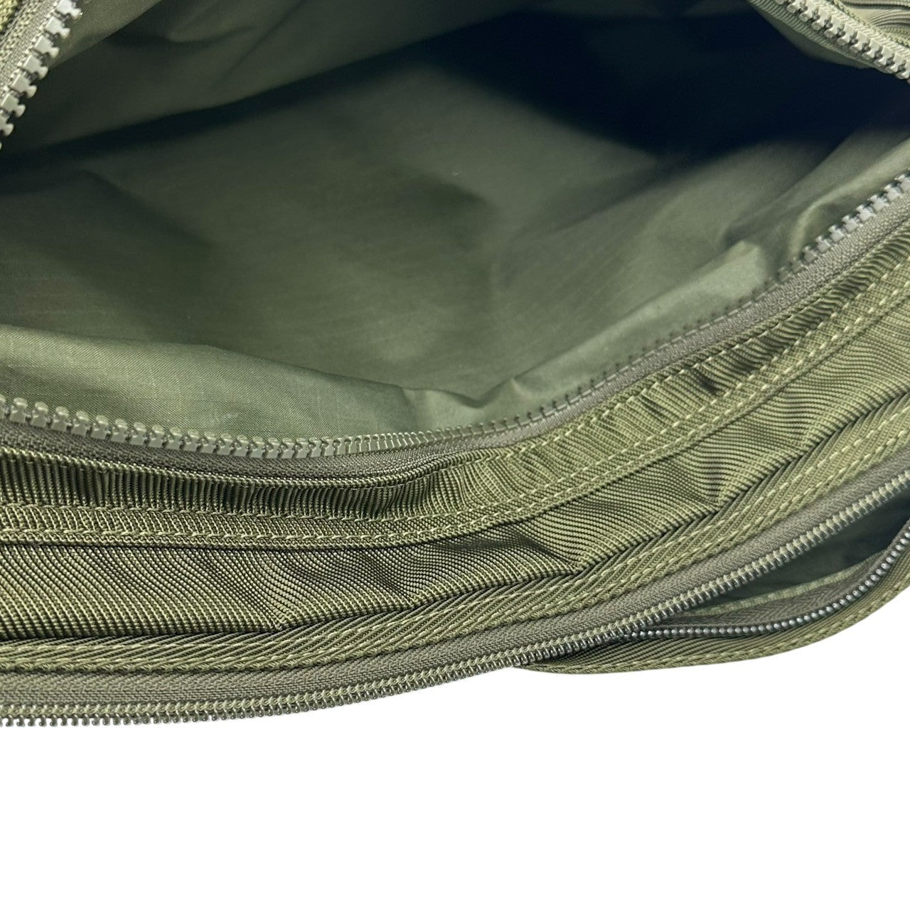 PORTER(ポーター) UNIT SLING SHOULDER BAG(L) ユニット スリング ショルダー バッグ ミリタリー 784-05467 カーキ 参考定価33,000円(税込)