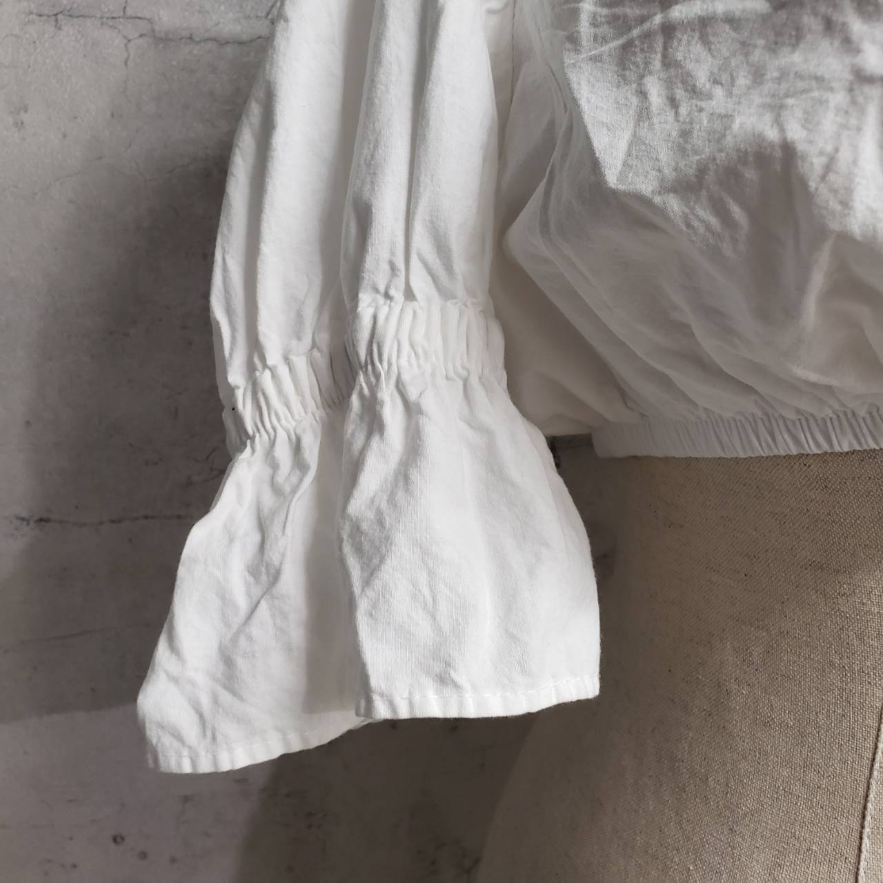 Vintage(ヴィンテージ) ウエストギャザー×フロントリボンショートトップス 46(Mサイズ程度) ホワイト