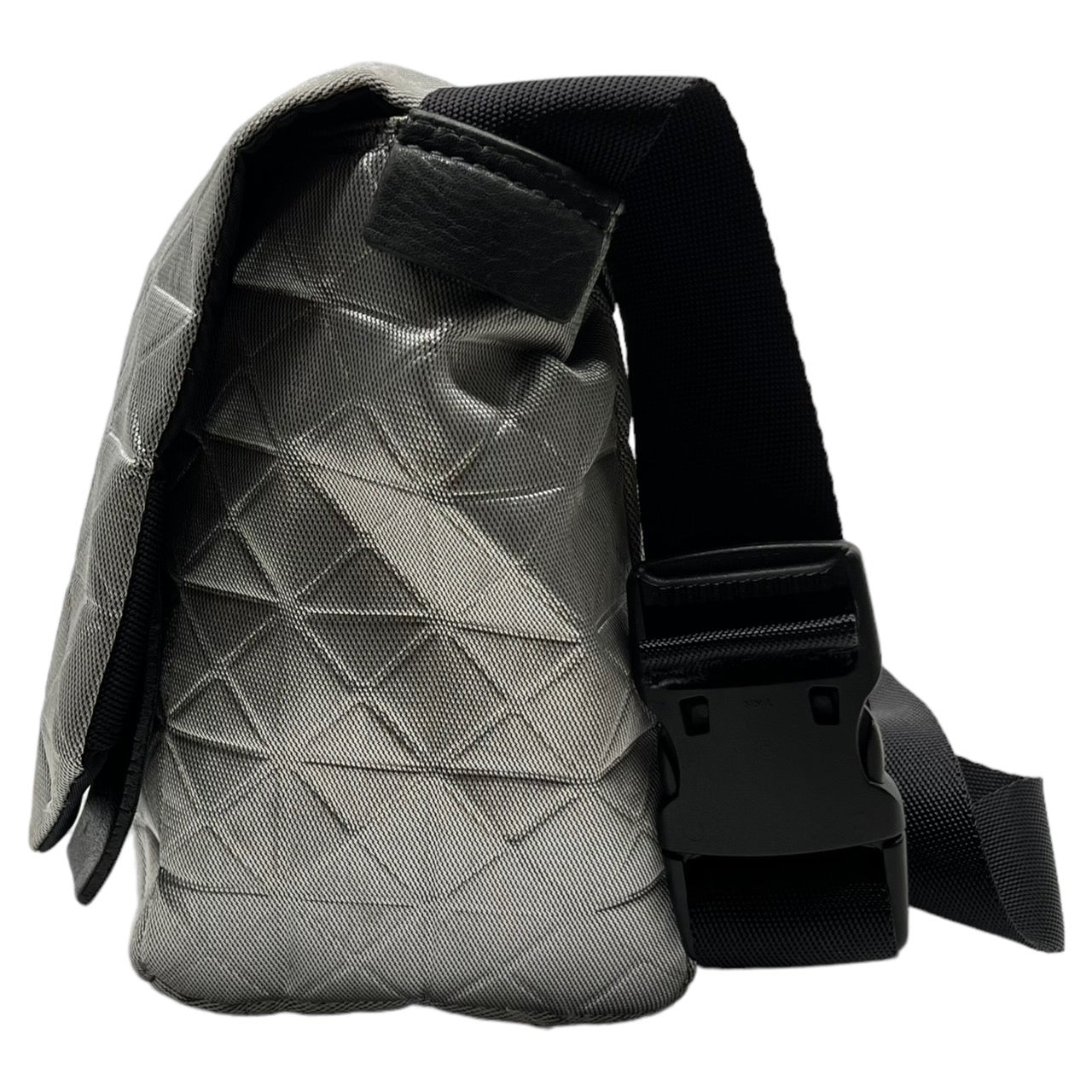 PLEATS PLEASE(プリーツプリーズ) 初期バオバオメッセンジャーバッグ/ショルダーバッグ (小) シルバー