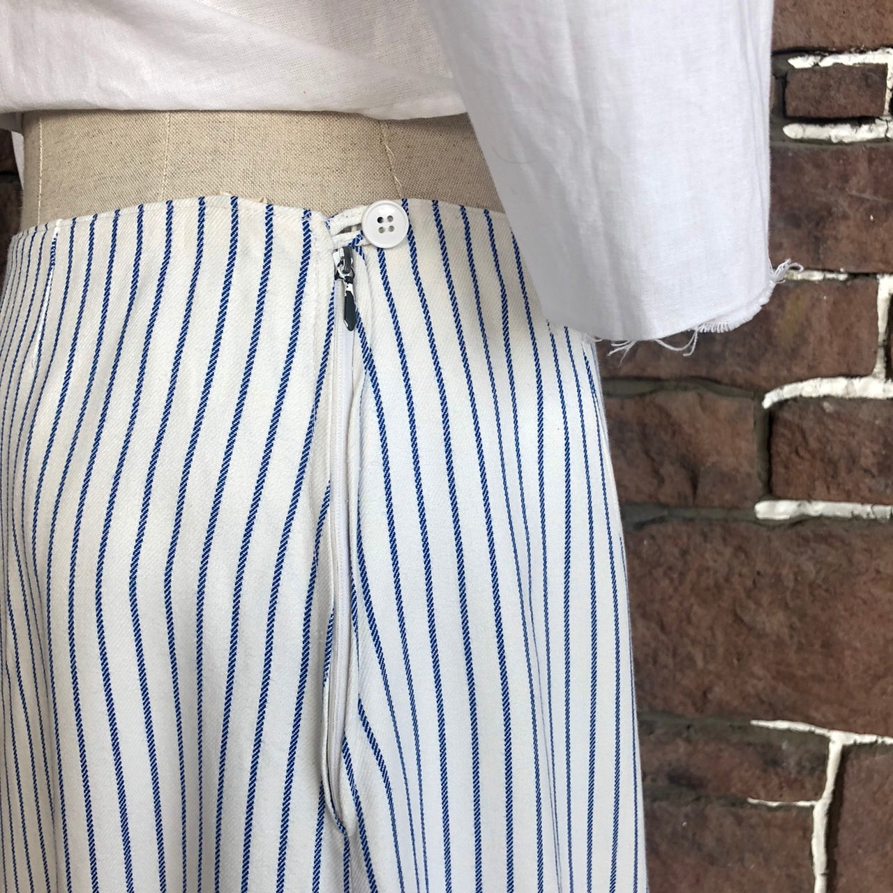 Euro Vintage(ヨーロッパヴィンテージ) Anohi_ストライプ膝丈スカート 表記なし(Lサイズ程度) ホワイト