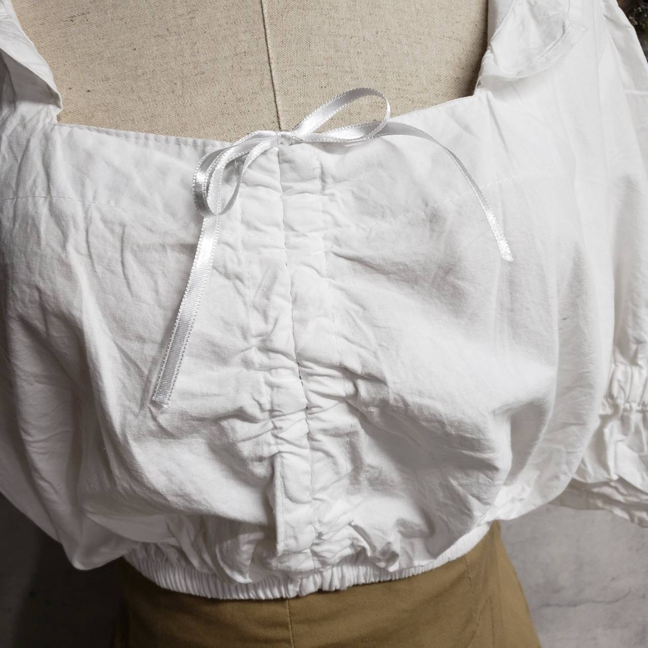 Vintage(ヴィンテージ) Edelnice フロントリボンショートブラウス 54(Mサイズ程度) ホワイト