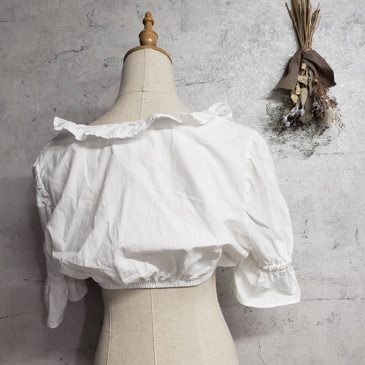 Vintage(ヴィンテージ) ウエストギャザー×フロントリボンショートトップス 46(Mサイズ程度) ホワイト
