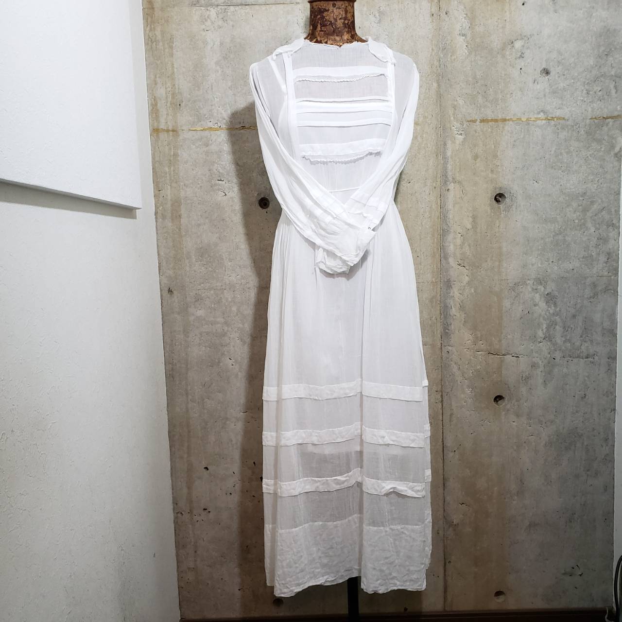 Euro Vintage(ヨーロッパヴィンテージ) Shiro_予感を纏うロングワンピース 表記なし(Mサイズ程度) ホワイト