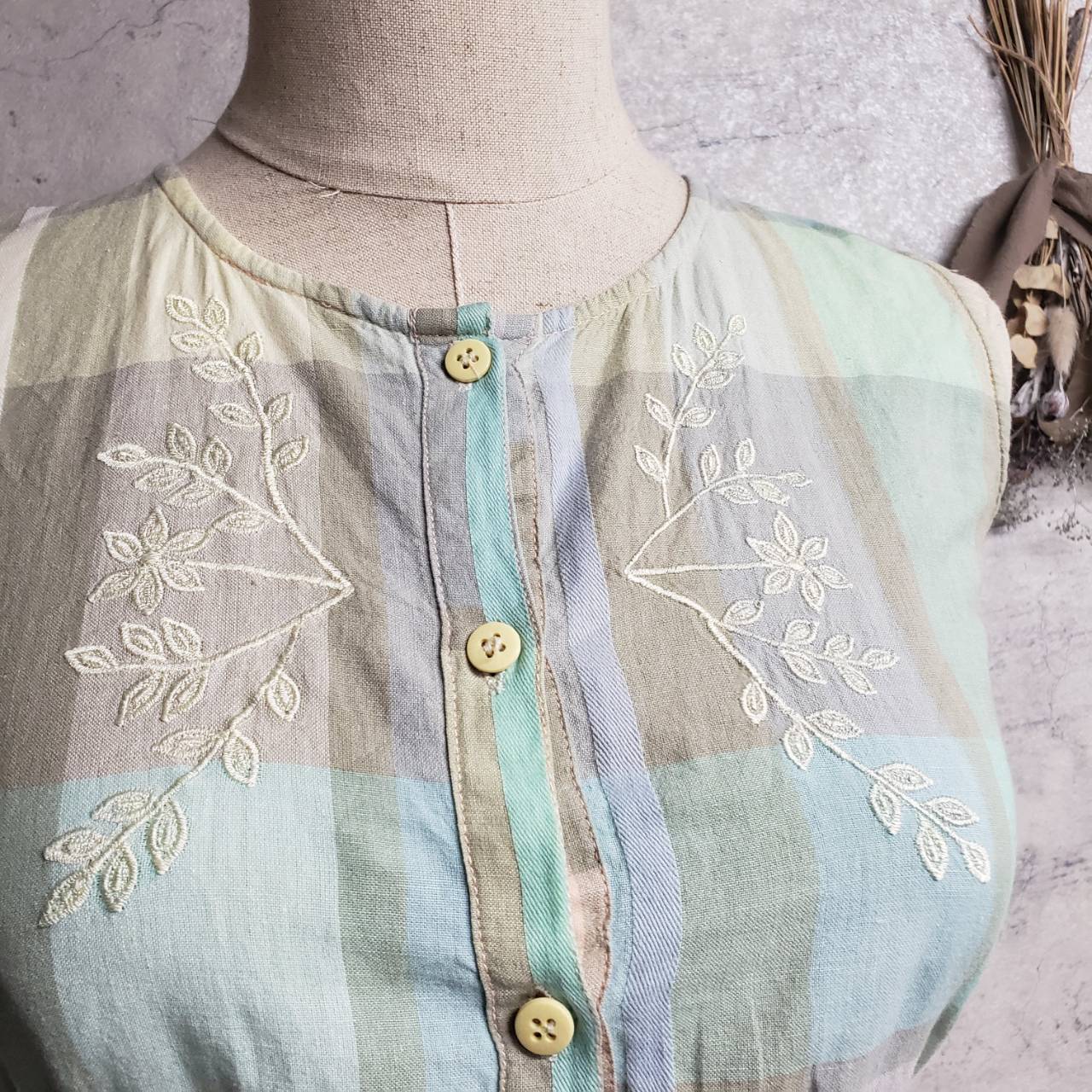 Euro Vintage(ヨーロッパヴィンテージ) Kasane_ペールトーン刺繍ベスト 12(Mサイズ程度) グリーン