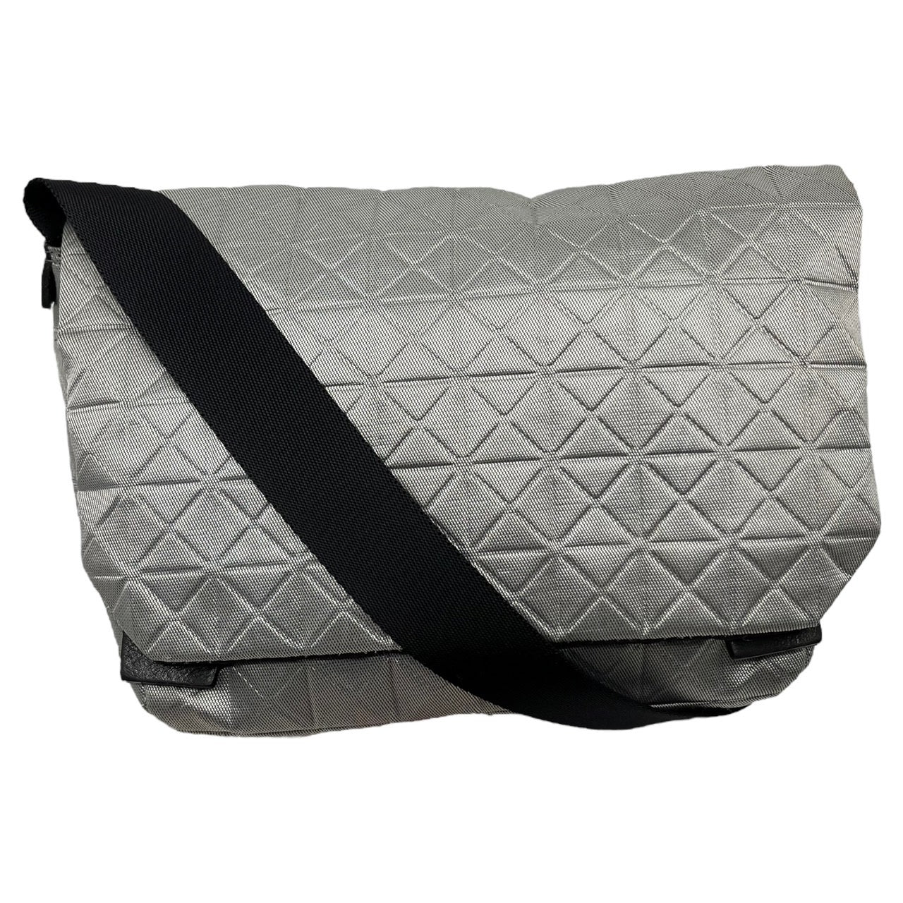 PLEATS PLEASE(プリーツプリーズ) 初期バオバオメッセンジャーバッグ/ショルダーバッグ (小) シルバー