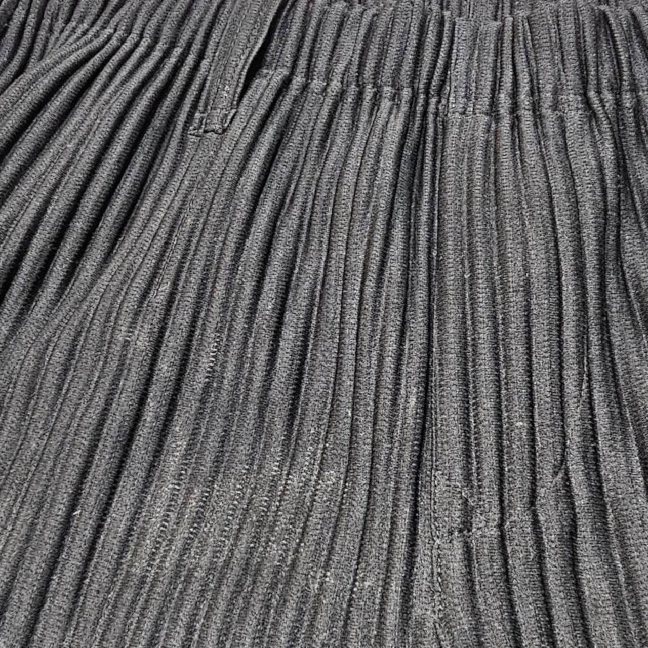 HOMME PLISSE ISSEY MIYAKE(オムプリッセイッセイミヤケ) 15AW BASICS pleated pants/ベーシックスプリーツパンツ HP55JF150 SIZE 3(L) ブラック ストレートシルエットタイプ