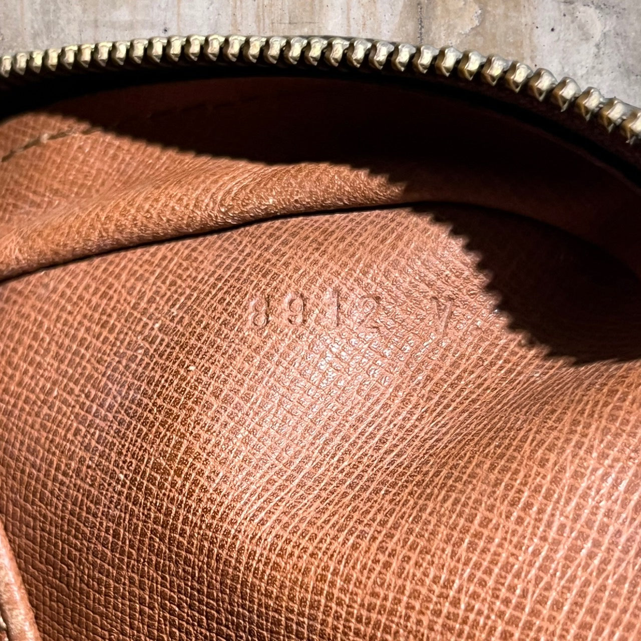 LOUIS VUITTON (ルイヴィトン) 89'sポルト・ドキュマンヴォワヤージュ/モノグラムブリーフケース M40226 ブラウン/モノグラム 製造番号:8912VI カデナ付