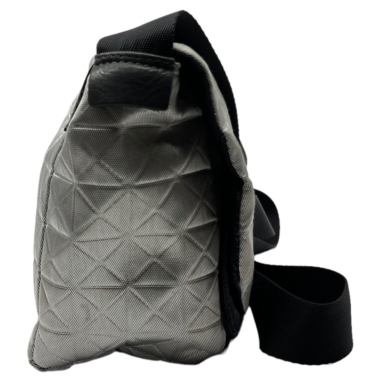 PLEATS PLEASE(プリーツプリーズ) 初期バオバオメッセンジャーバッグ/ショルダーバッグ (小) シルバー