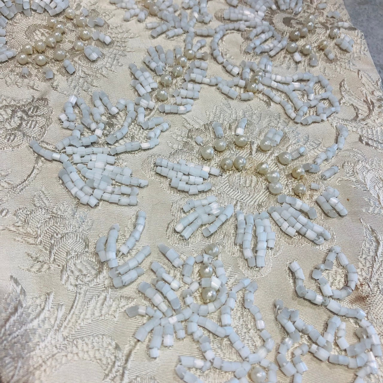 VINTAGE(ヴィンテージ) ビーズ装飾ファブリック アイボリー