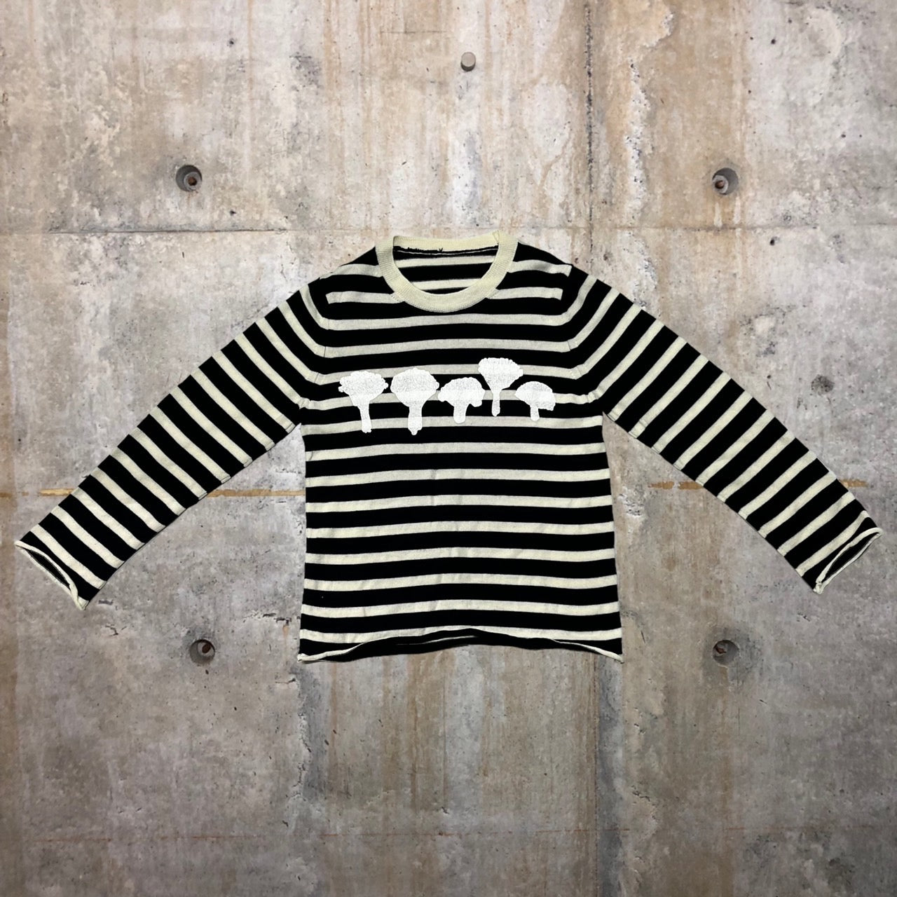 COMME des GARCONS(コムデギャルソン) ペンキ加工ボーダーニットプルオーバー 表記切れ アイボリー×ネイビー ブランドタグ・品質表示タグ切り取り