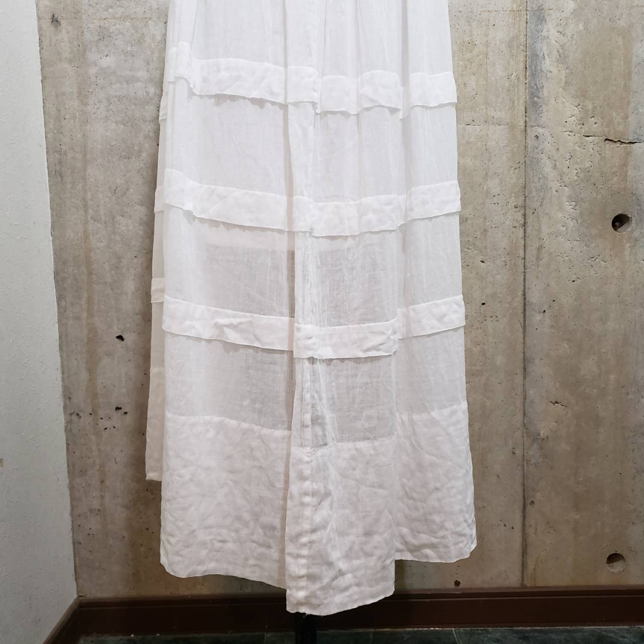 Euro Vintage(ヨーロッパヴィンテージ) Shiro_予感を纏うロングワンピース 表記なし(Mサイズ程度) ホワイト