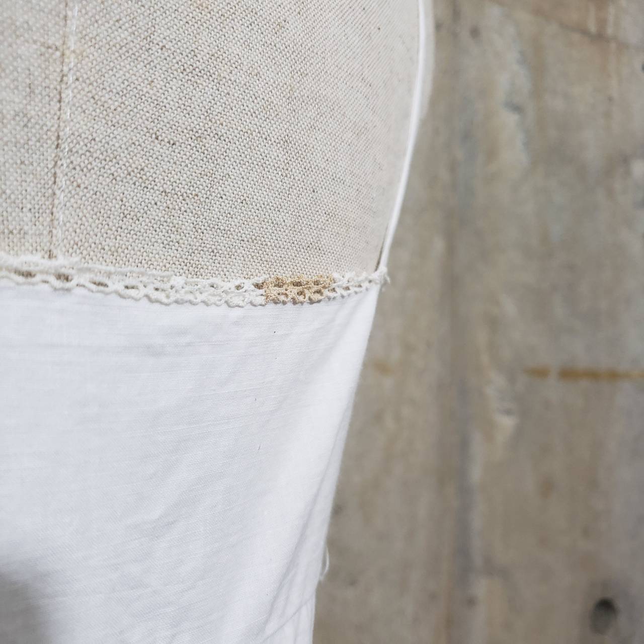 Euro Vintage(ヨーロッパヴィンテージ) Hirari_フレンチカットワークレース刺繍キャミソール 表記なし(Lサイズ程度) ホワイト