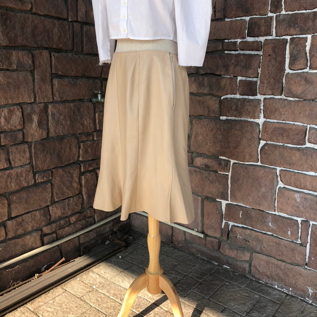 Euro Vintage(ヨーロッパヴィンテージ) Milk_レザー膝丈スカート 15(Lサイズ程度) ベージュ