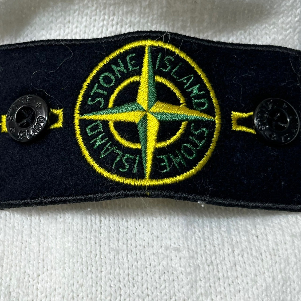 STONE ISLAND(ストーンアイランド) V-neck cotton cardigan Vネック コットン カーディガン ニット S ホワイト 腕章 ワッペン