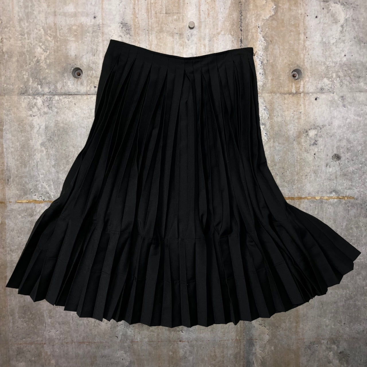 JUNYA WATANABE ブラックスカート定価71500円です