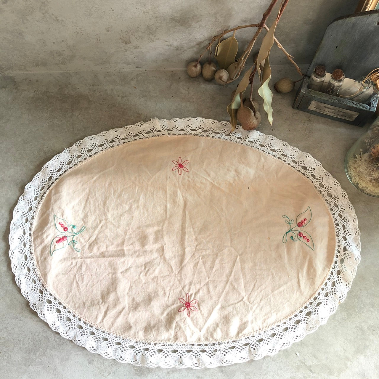 Vintage(ヴィンテージ) What_ラウンドレースの刺繍生地 ピンク