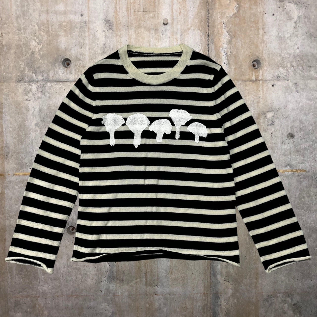 COMME des GARCONS(コムデギャルソン) ペンキ加工ボーダーニットプルオーバー 表記切れ アイボリー×ネイビー ブランドタグ・品質表示タグ切り取り