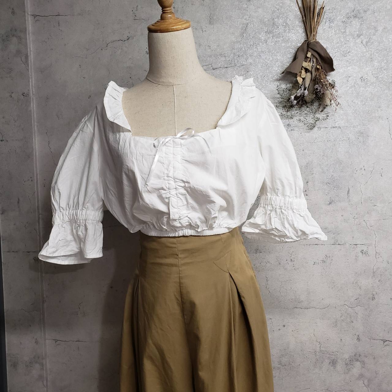 Vintage(ヴィンテージ) Edelnice フロントリボンショートブラウス 54(Mサイズ程度) ホワイト