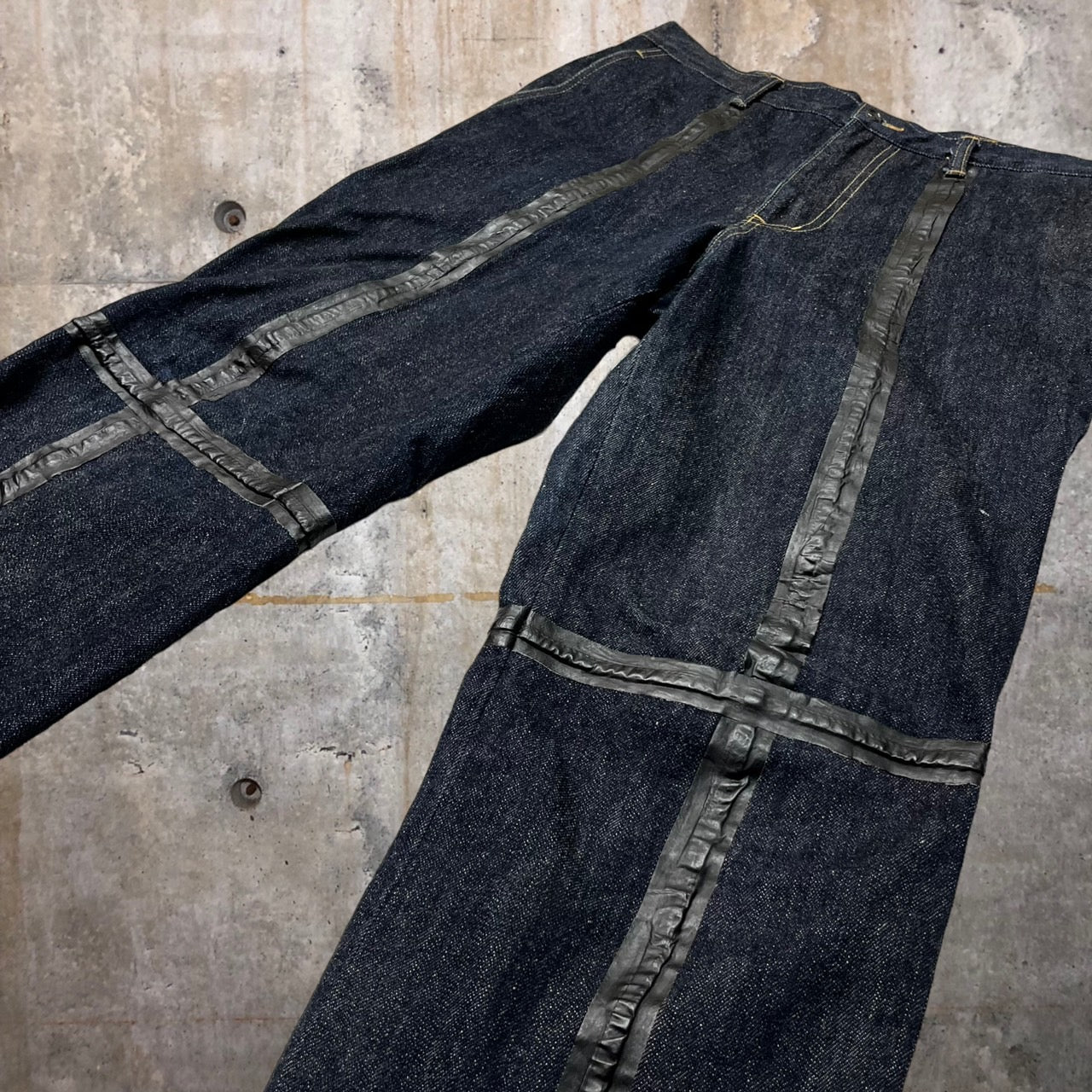 COMME des GARCONS HOMME(コムデギャルソンオム) 03AW polyurethane tape decoration denim pants/ポリウレタンテープ装飾デニムパンツ/川久保玲/00s HK-P052 SIZE M インディゴ×ブラック AD2003 本人期