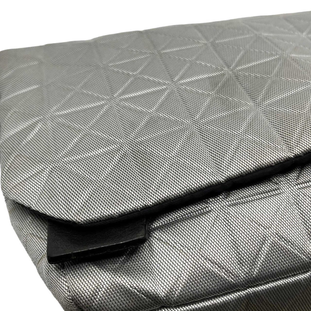 PLEATS PLEASE(プリーツプリーズ) 初期バオバオメッセンジャーバッグ/ショルダーバッグ (小) シルバー