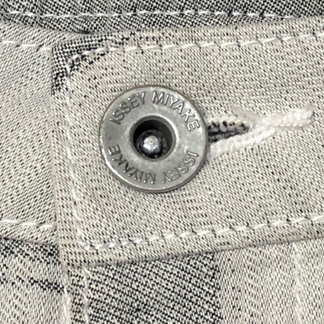 ISSEY MIYAKE(イッセイミヤケ) 水墨画デザインストレッチデニム パンツ IM31FF033 1(Sサイズ程度) グレー